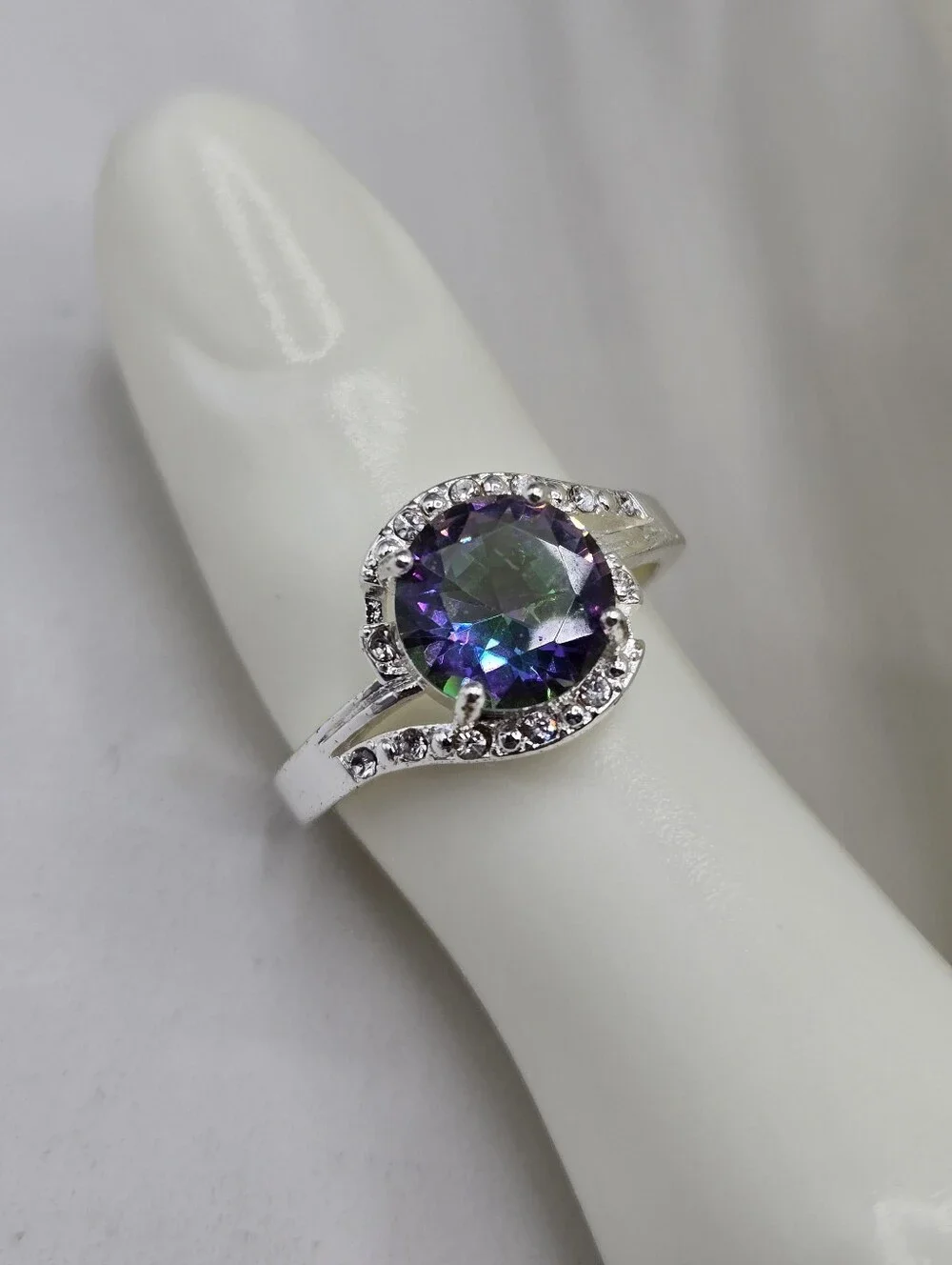 Swarovski Crystal Elements Silver Statement Ring Mystic Purple Size 8.5 Halo